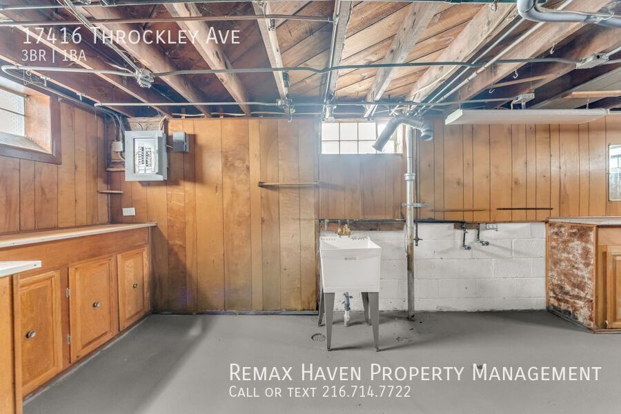 17416 Throckley Ave, Cleveland - Spacious 3-bed 1-bath single-family home! property image