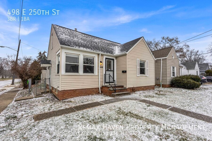 498 E 250th St, Euclid - Spacious 3-bed 1-bath single-family home! property image