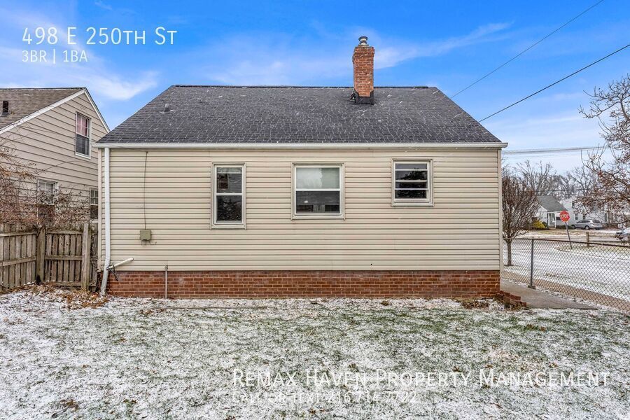 498 E 250th St, Euclid - Spacious 3-bed 1-bath single-family home! property image