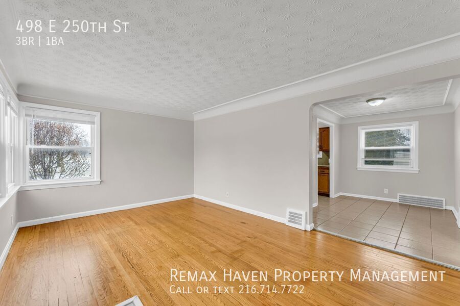 498 E 250th St, Euclid - Spacious 3-bed 1-bath single-family home! property image