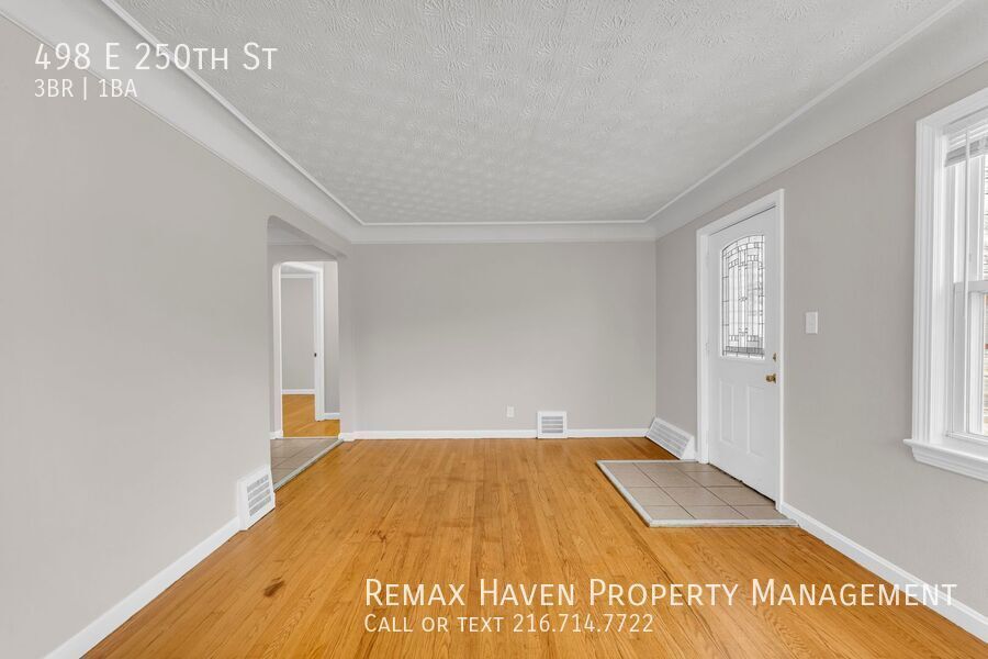 498 E 250th St, Euclid - Spacious 3-bed 1-bath single-family home! property image