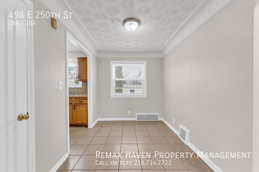 498 E 250th St, Euclid - Spacious 3-bed 1-bath single-family home! property image