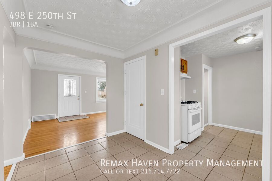 498 E 250th St, Euclid - Spacious 3-bed 1-bath single-family home! property image