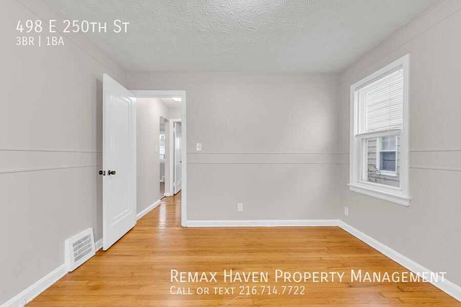 498 E 250th St, Euclid - Spacious 3-bed 1-bath single-family home! property image