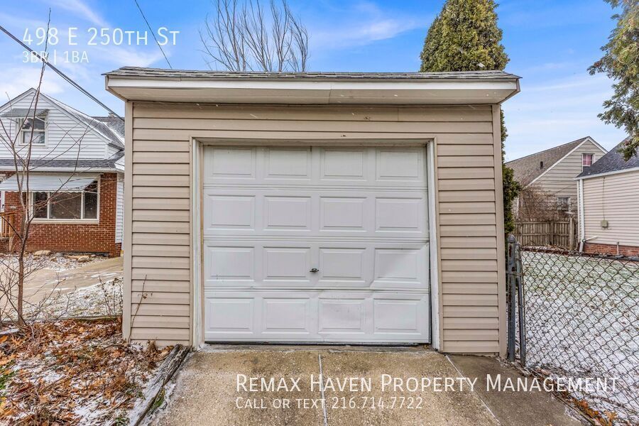498 E 250th St, Euclid - Spacious 3-bed 1-bath single-family home! property image