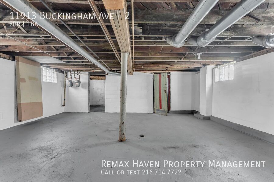 11913 Buckingham Ave | UP, Cleveland - Spacious 2-bed 1-bath multi-family home! property image