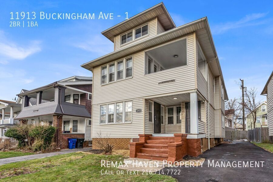 11913 Buckingham Ave | DN, Cleveland - Spacious 2-bed 1-bath multi-family home! property image