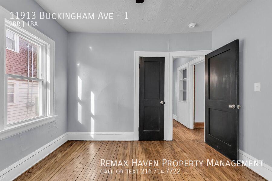 11913 Buckingham Ave | DN, Cleveland - Spacious 2-bed 1-bath multi-family home! property image