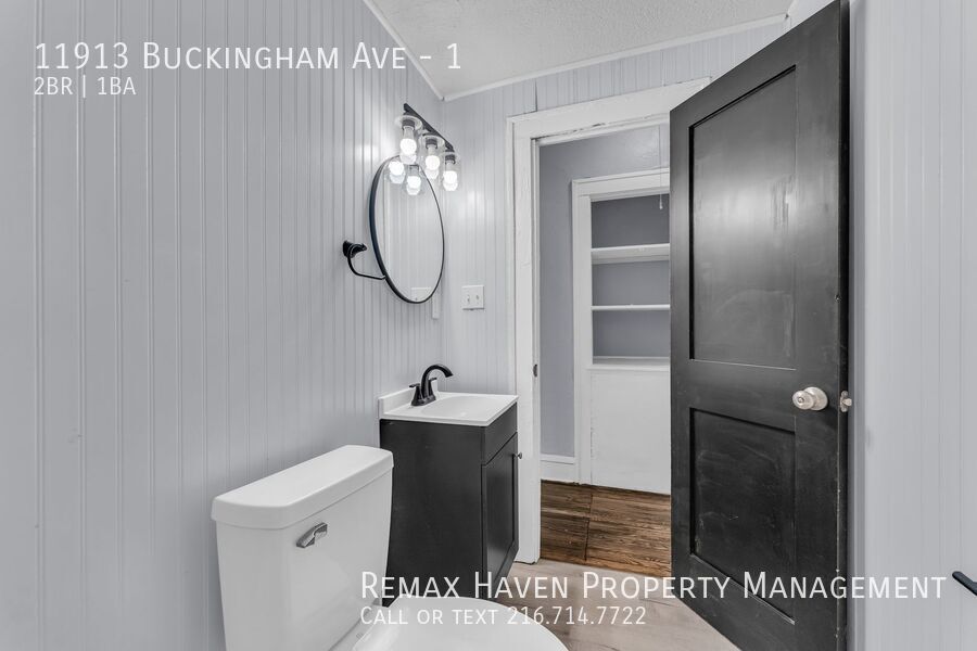 11913 Buckingham Ave | DN, Cleveland - Spacious 2-bed 1-bath multi-family home! property image