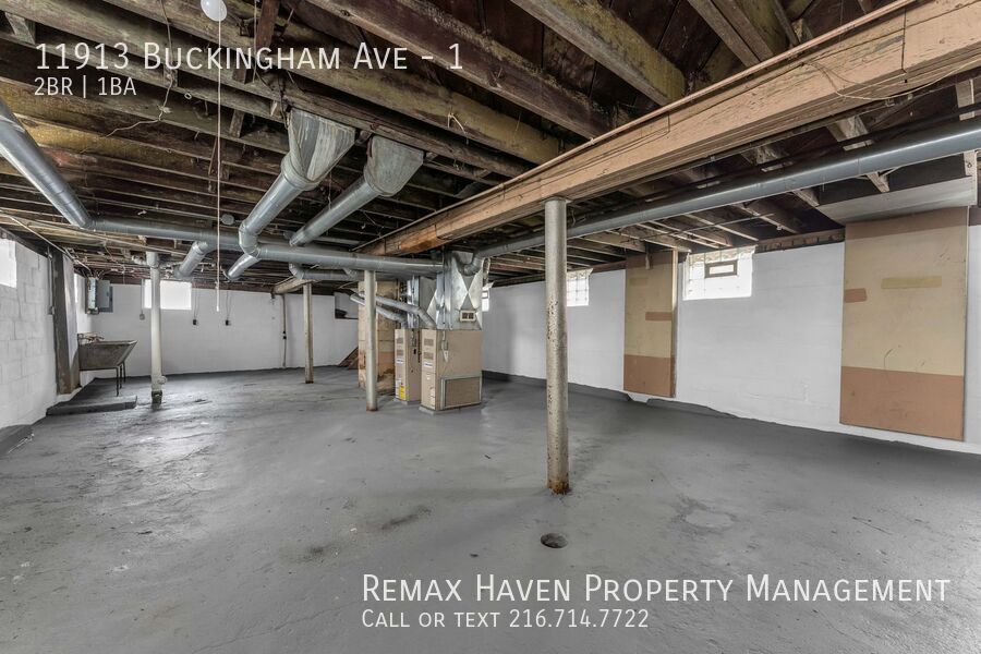 11913 Buckingham Ave | DN, Cleveland - Spacious 2-bed 1-bath multi-family home! property image