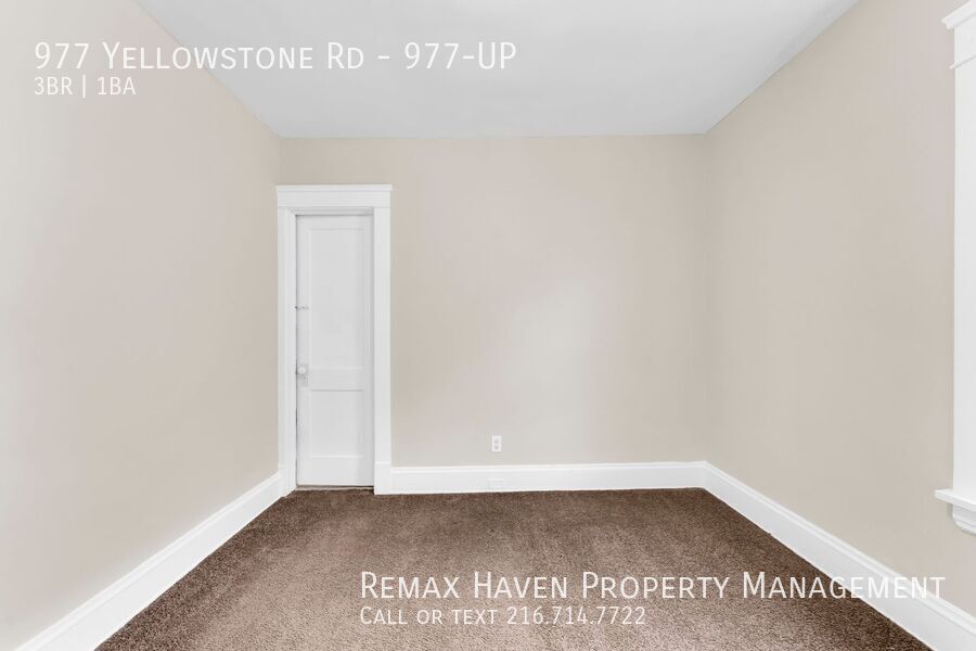 977 Yellowstone Rd | UP, Cleveland Heights - Spacious 3-bed 1-bath multi-family home! property image