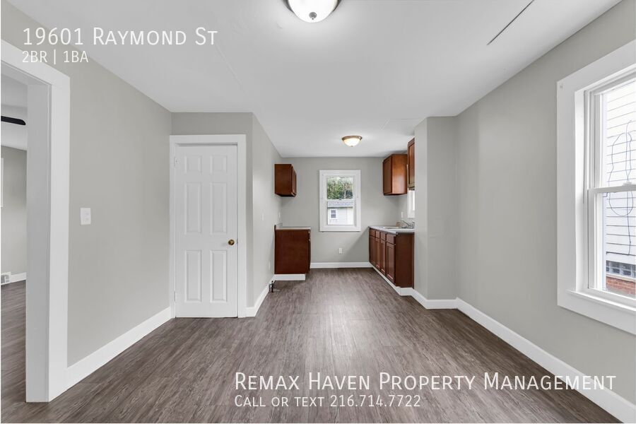 19601 Raymond St, Maple Heights - Spacious 2-bed 1-bath single-family home! property image