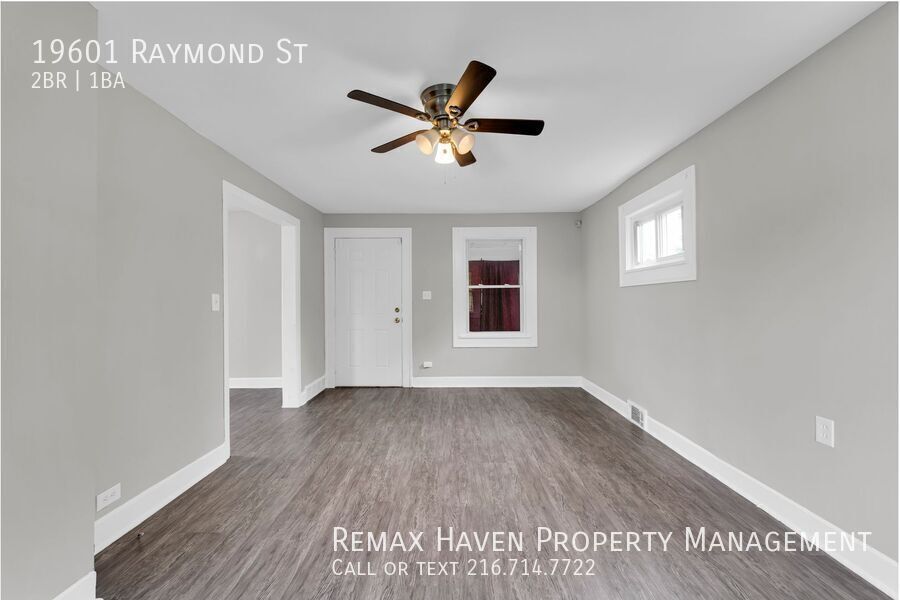 19601 Raymond St, Maple Heights - Spacious 2-bed 1-bath single-family home! property image
