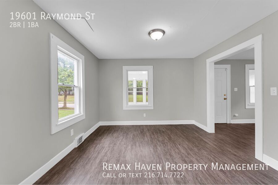 19601 Raymond St, Maple Heights - Spacious 2-bed 1-bath single-family home! property image