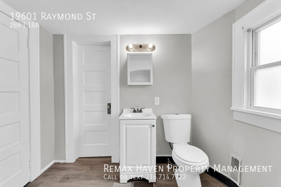 19601 Raymond St, Maple Heights - Spacious 2-bed 1-bath single-family home! property image