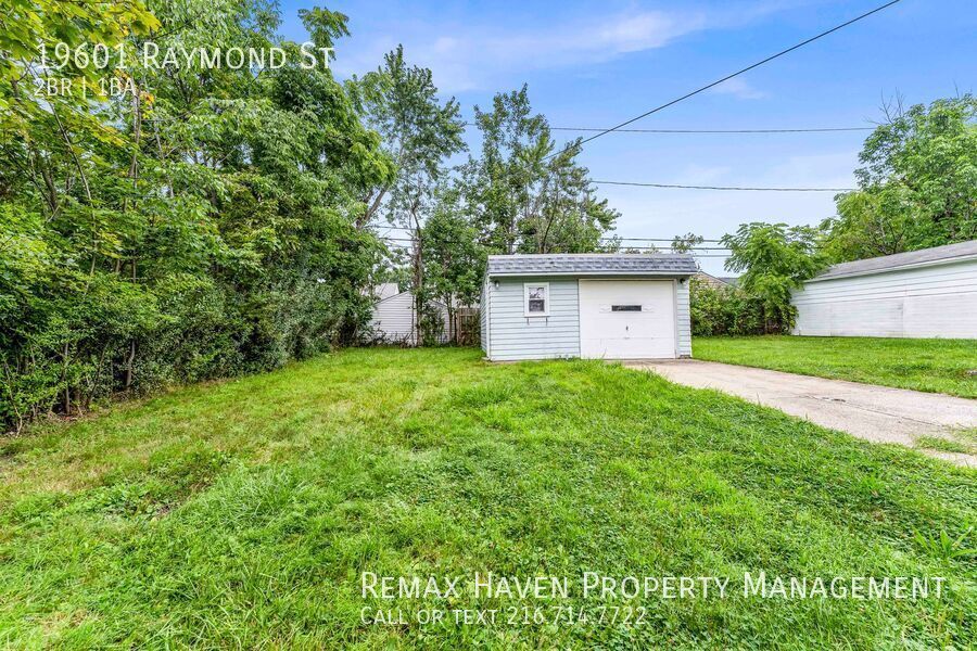 19601 Raymond St, Maple Heights - Spacious 2-bed 1-bath single-family home! property image