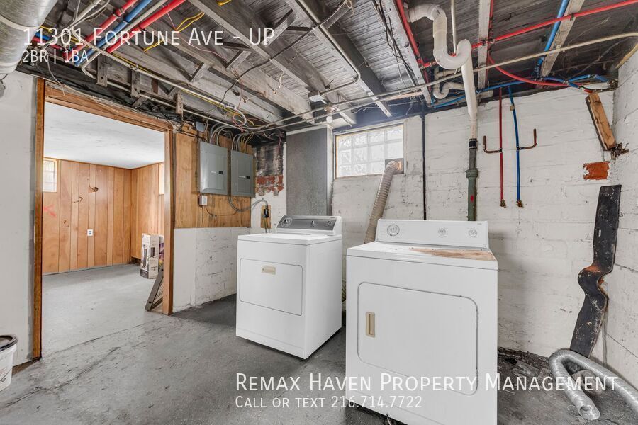 11301 Fortune Ave | UP, Cleveland - Spacious 2-bed 1-bath multi-family home!  property image