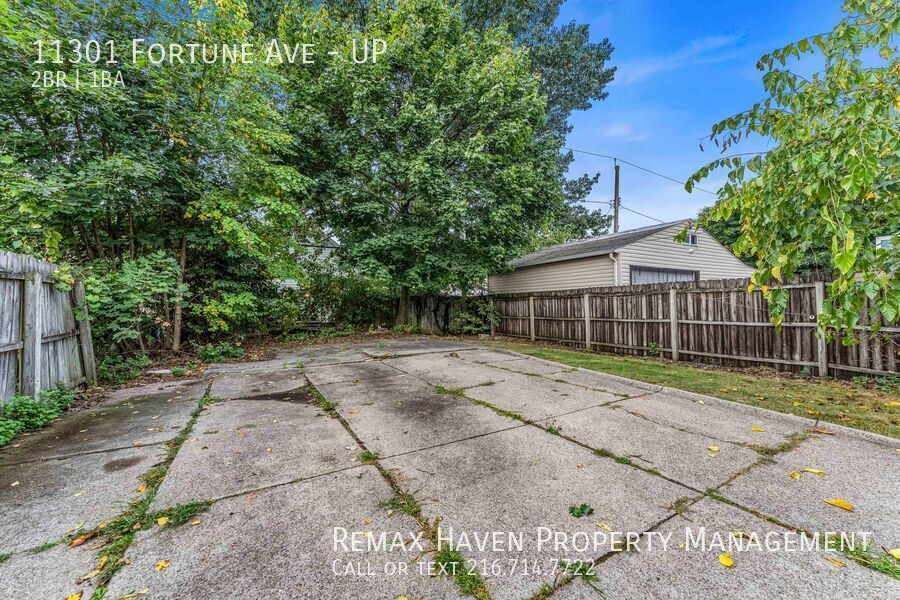 11301 Fortune Ave | UP, Cleveland - Spacious 2-bed 1-bath multi-family home!  property image