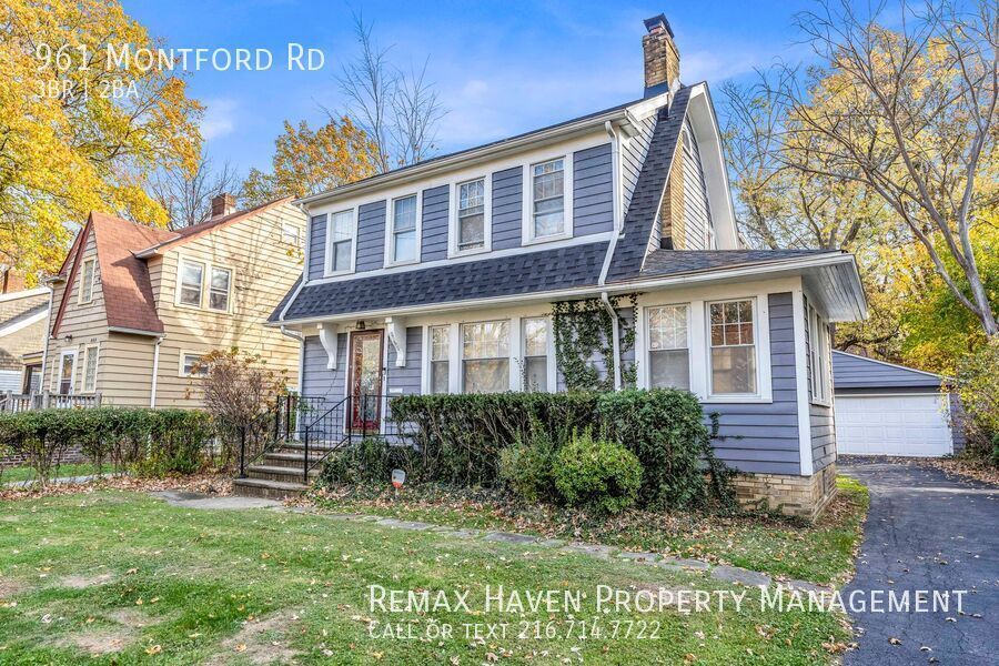 961 Montford Rd, Cleveland Heights - Spacious 3-bed 2-bath single-family home! property image