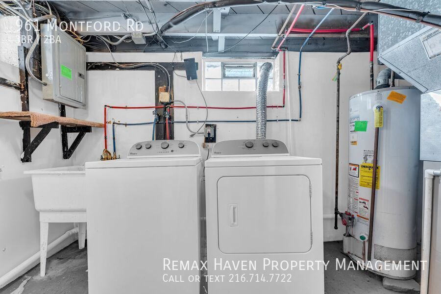 961 Montford Rd, Cleveland Heights - Spacious 3-bed 2-bath single-family home! property image