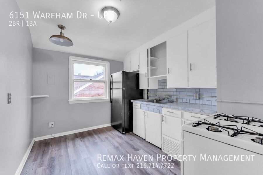 6151 Wareham Dr. UP, Parma - Spacious 2 bed 1 bath multi-family home! property image