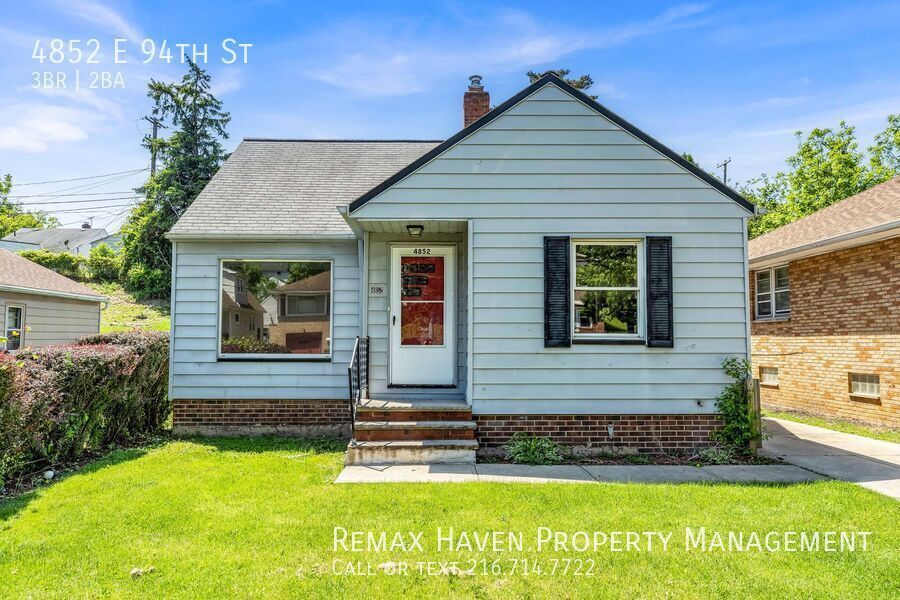 4852 E 94th St, Garfield Heights - Spacious 3-bed 1.5 -bath single-family home! property image