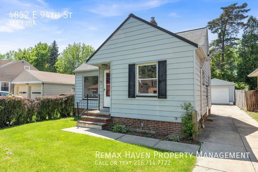 4852 E 94th St, Garfield Heights - Spacious 3-bed 1.5 -bath single-family home! property image