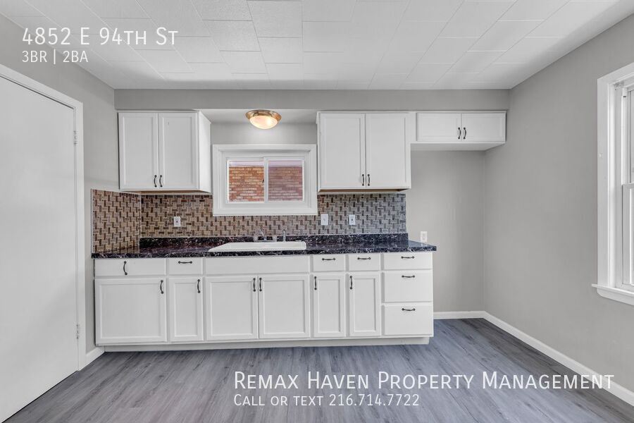 4852 E 94th St, Garfield Heights - Spacious 3-bed 1.5 -bath single-family home! property image