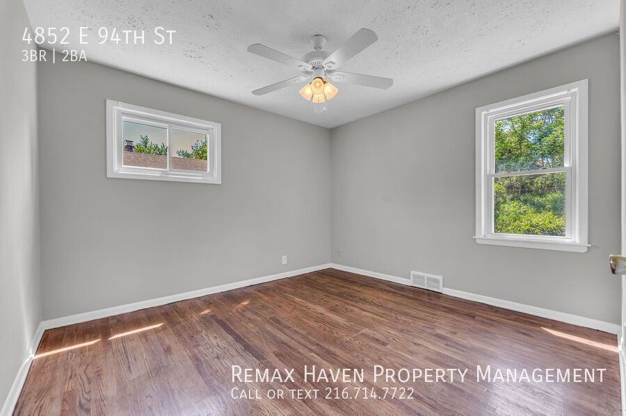 4852 E 94th St, Garfield Heights - Spacious 3-bed 1.5 -bath single-family home! property image