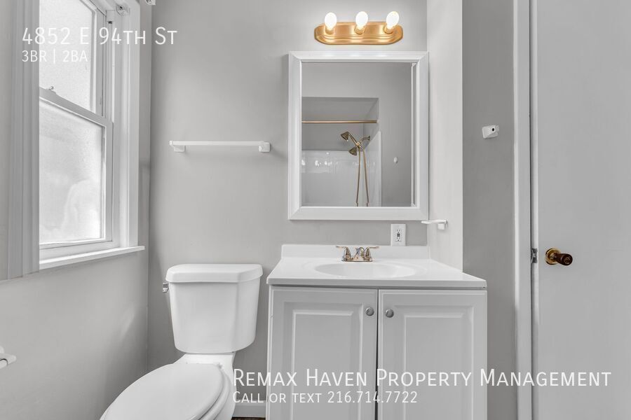 4852 E 94th St, Garfield Heights - Spacious 3-bed 1.5 -bath single-family home! property image