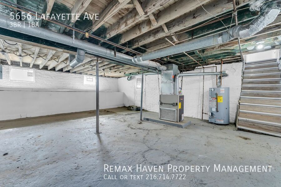 5656 Lafayette Ave, Maple Heights - Spacious 3-bed 1-bath single-family home! property image