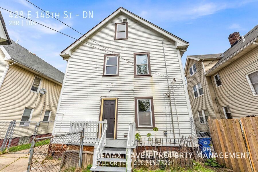 428 E 148th St | DN, Cleveland - Spacious 2 bed 1 bath multi-family home! property image