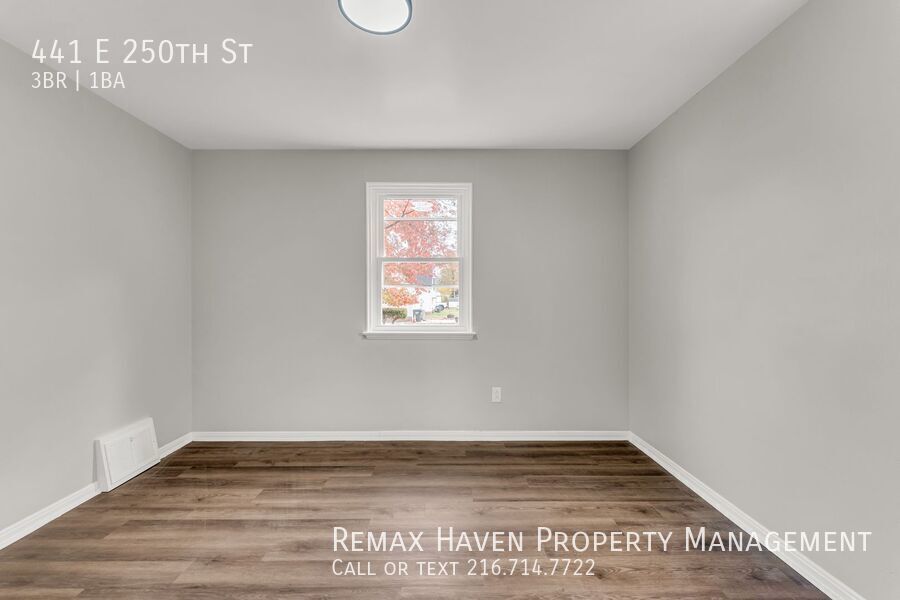441 E 250th St, Euclid - Spacious 3-bed 1-bath single-family home! property image