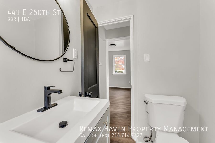 441 E 250th St, Euclid - Spacious 3-bed 1-bath single-family home! property image