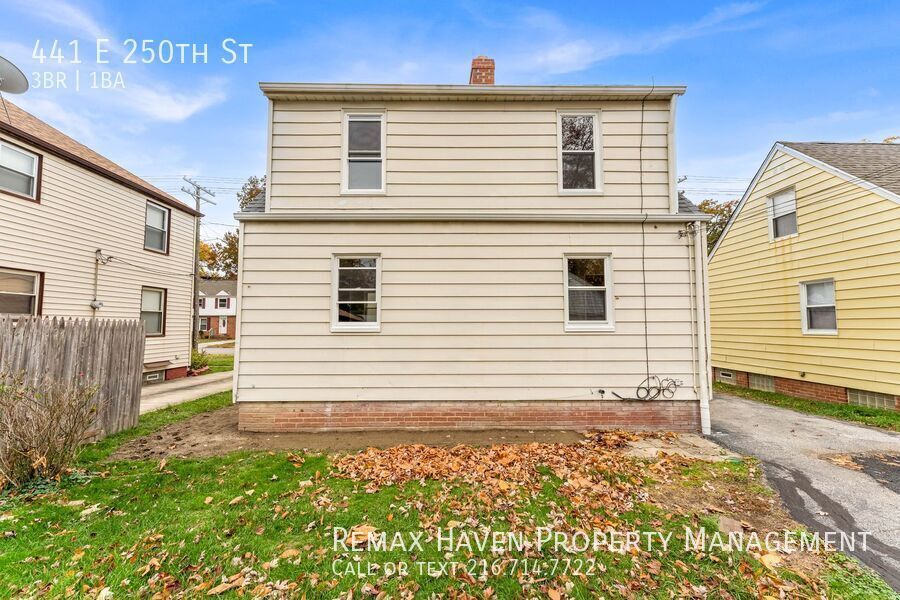 441 E 250th St, Euclid - Spacious 3-bed 1-bath single-family home! property image