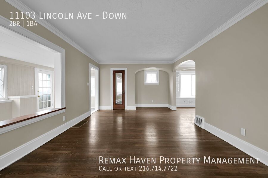11103 Lincoln Ave | DN, Garfield Heights - Spacious 2-bed 1-bath multi-family home! property image