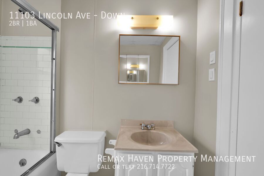 11103 Lincoln Ave | DN, Garfield Heights - Spacious 2-bed 1-bath multi-family home! property image