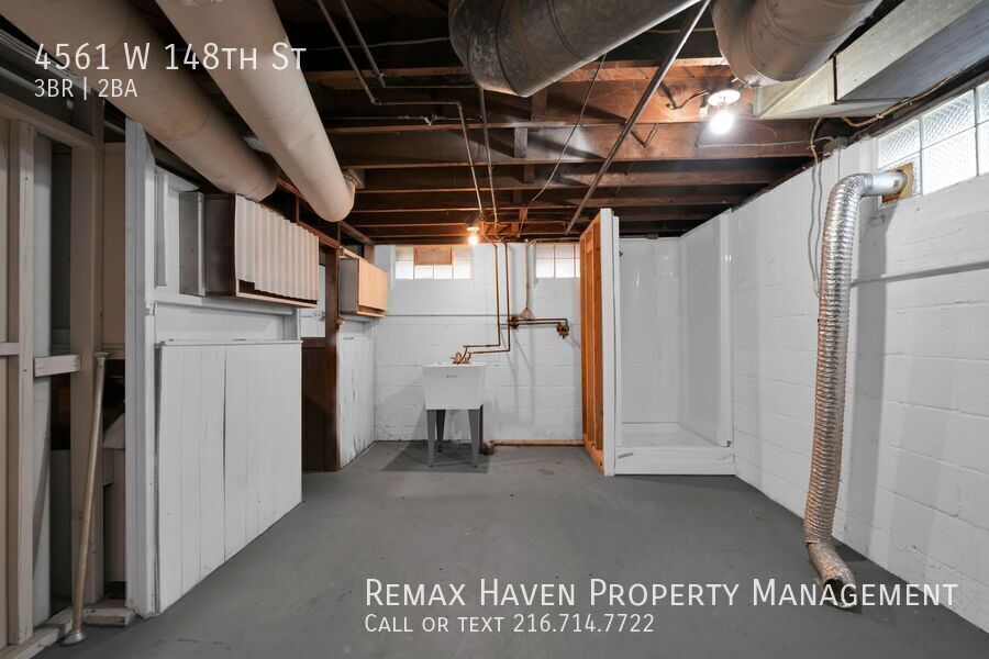 4561 W 148th St, Cleveland - Spacious 3-bed 1.5-bath single-family home! property image