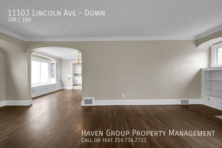 11103 Lincoln Ave | DN, Garfield Heights - Spacious 2-bed 1-bath multi-family home! property image