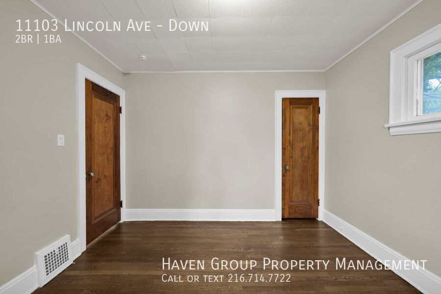 11103 Lincoln Ave | DN, Garfield Heights - Spacious 2-bed 1-bath multi-family home! property image