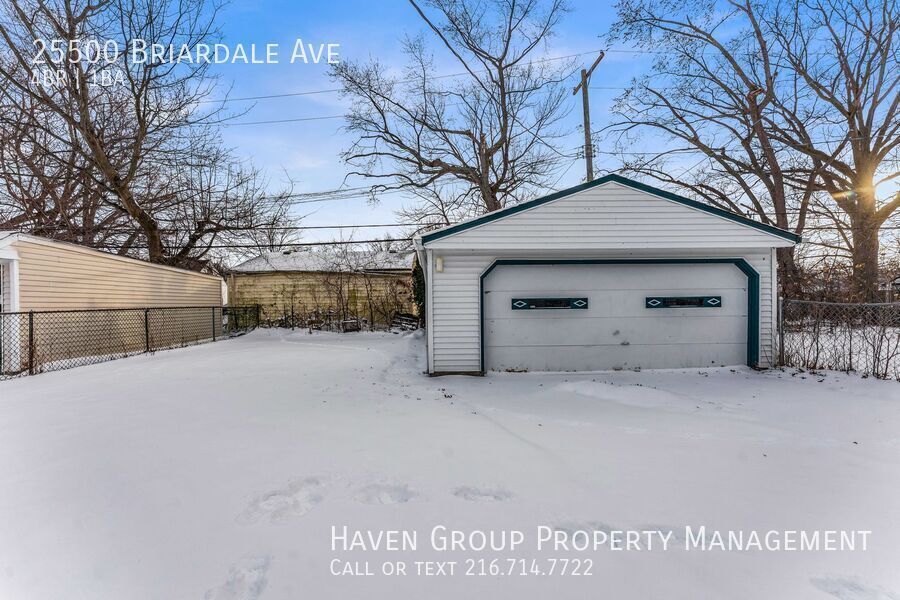 25500 Briardale Ave, Euclid - Spacious 4-bed 1 -bath single-family home! property image