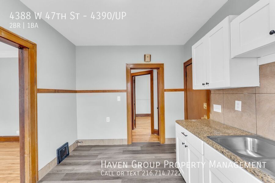 4388 W 47th St | UP, Cleveland - Bright Upstairs Unit with Charming Front Porch! property image