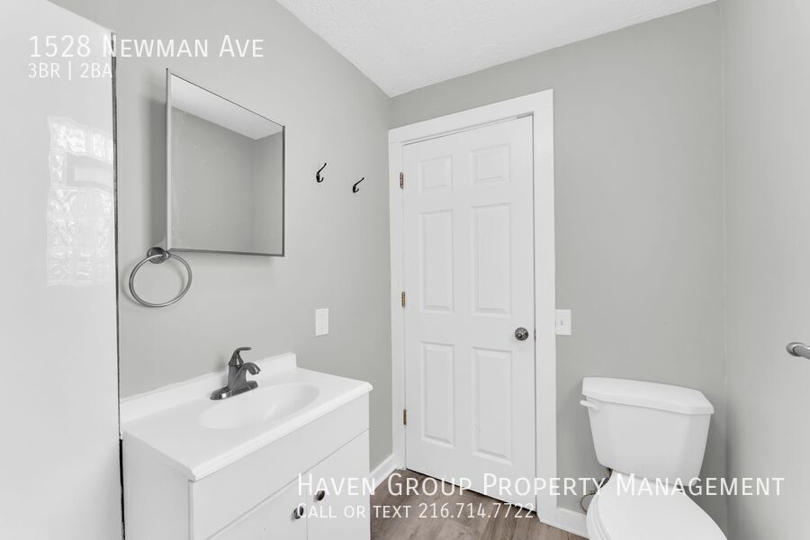 1528 Newman Ave, Lakewood - Spacious 3-bed 2-bath single-family home! property image