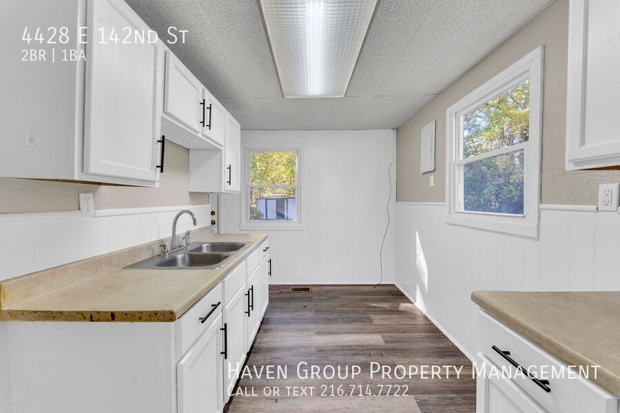 4428 E 142nd St, Cleveland - Spacious 2-bed 1-bath single-family home! property image