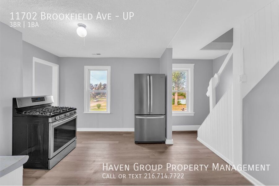 11702 Brookfield Ave | UP, Cleveland - Spacious 3-bed 1-bath multi-family home! property image