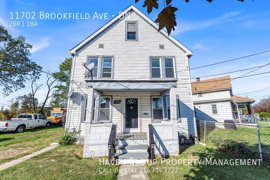 11702 Brookfield Ave | DN, Cleveland - Spacious 2-bed 1-bath multi-family home! property image