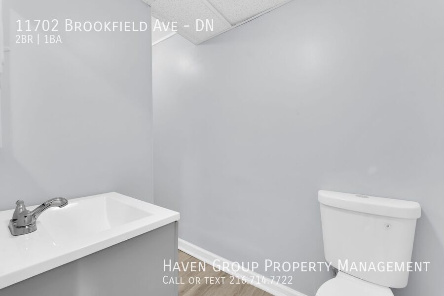 11702 Brookfield Ave | DN, Cleveland - Spacious 2-bed 1-bath multi-family home! property image