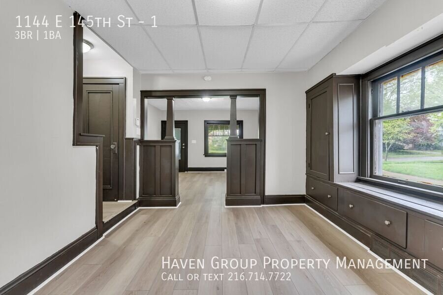 1144 E 145th St Cleveland, Ohio, 44110 - Spacious 3-bed 1-bath multi-family home! property image