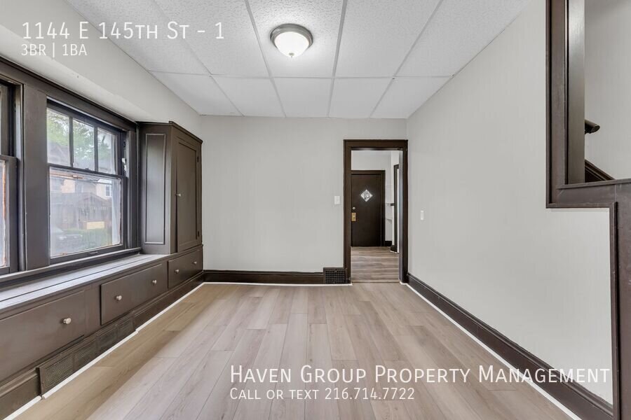 1144 E 145th St Cleveland, Ohio, 44110 - Spacious 3-bed 1-bath multi-family home! property image
