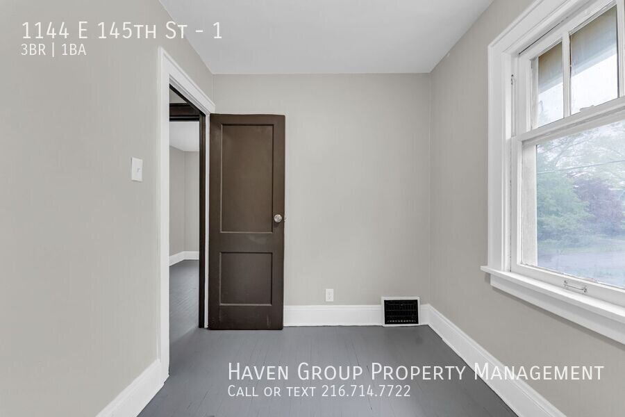 1144 E 145th St Cleveland, Ohio, 44110 - Spacious 3-bed 1-bath multi-family home! property image